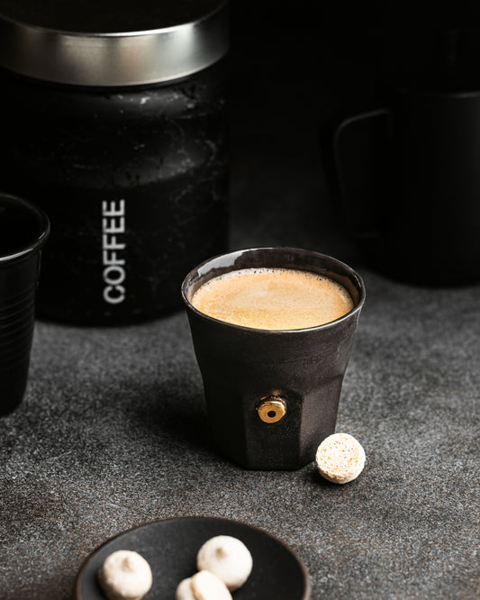 Dot ⚫ Elyapımı 24K Altın İşlemeli Porselen Koyu Kahve Kulpsuz Mat Espresso Türk Kahvesi fincan bardak